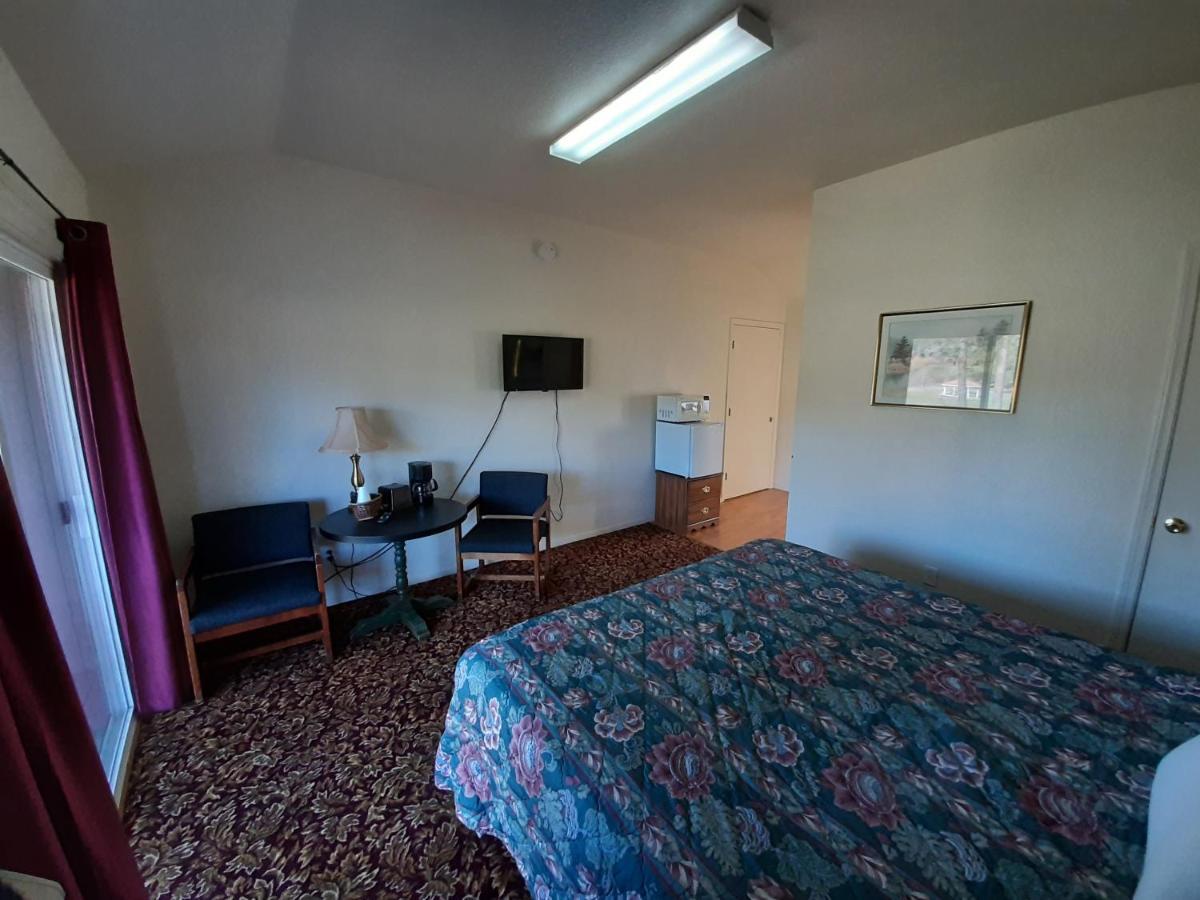 Alta Sierra Village Inn